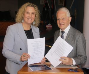 Hornsby Chamber sign MOU with Hornsby Shire Council